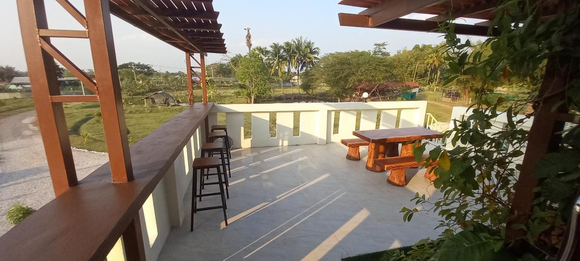 Bua Daeng Homestay Resort Kumphawapi Exterior photo